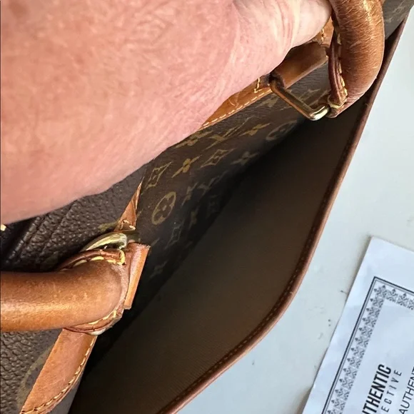 Louis Vuitton Monogram Deauville 
Date Code MI 0037 ( the best I can make of it) - Picture 12 of 15